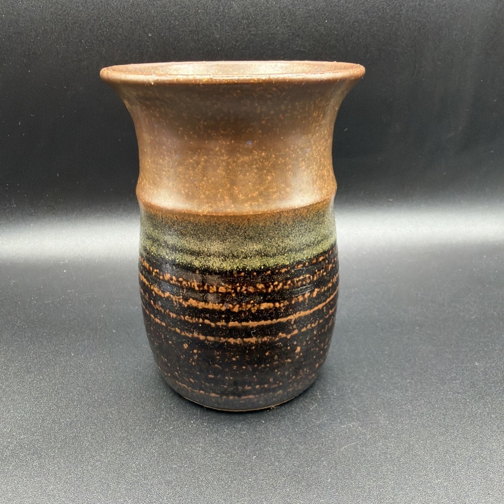 Handmade Wheel Thrown Stoneware Pottery Mug Earthy Tones Unique Handle 5" Tall - Picture 4 of 6